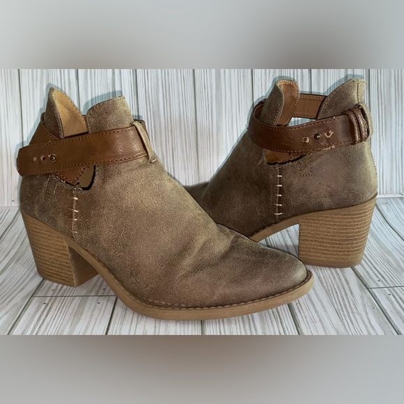 Qupid Shoes - Quipid Western Ankle Boots Size 9